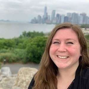 Meet your Posher, Caitlin